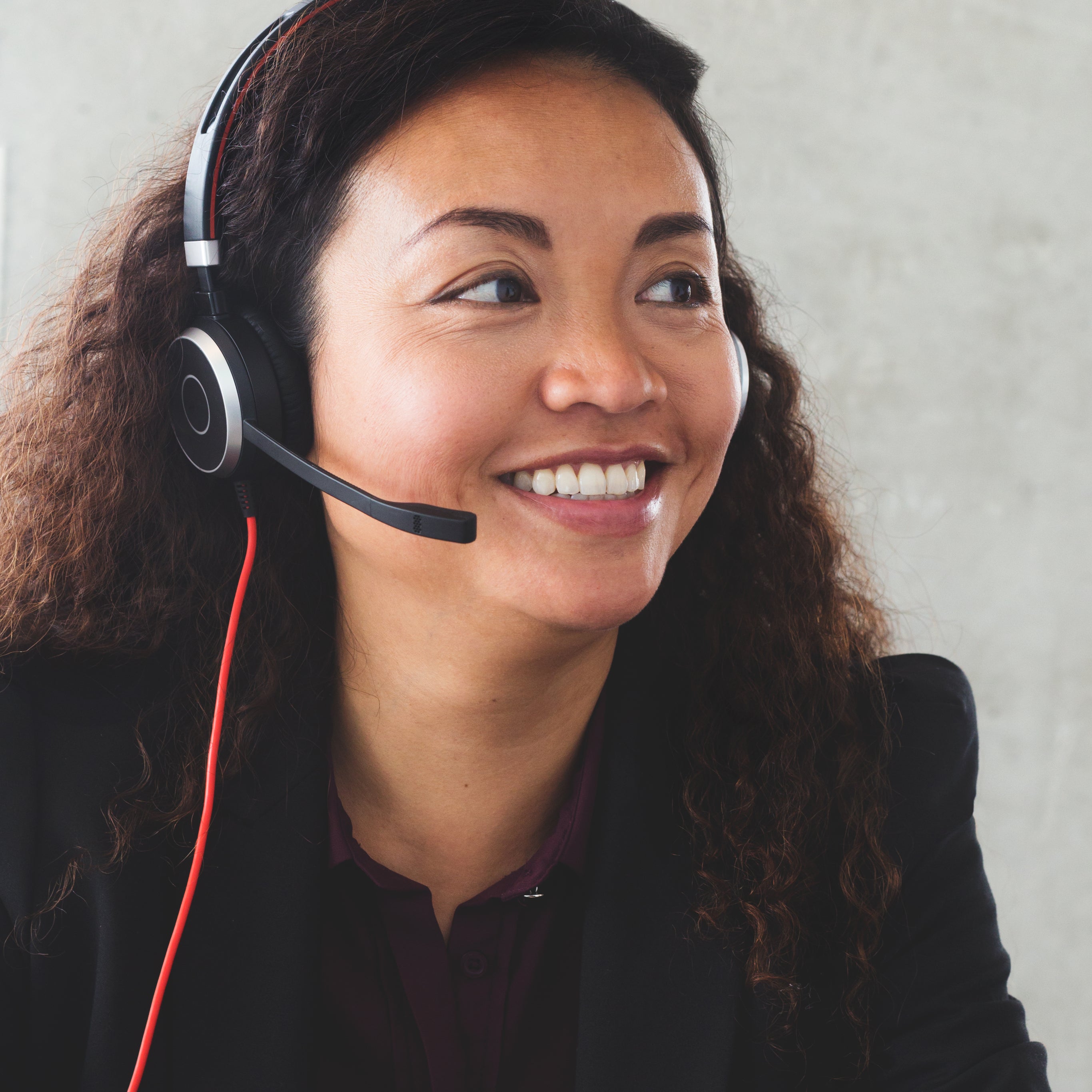 customer-service-rep-on-headset.jpg